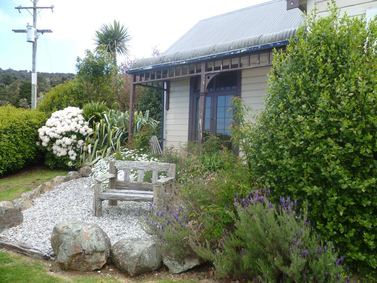 Hilltop Accommodation Catlins Papatowai Exterior photo